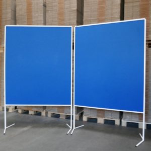 Moderationswand mit Filzbespannung in mittelblau