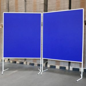 Moderationswand mit Filzbespannung in königsblau